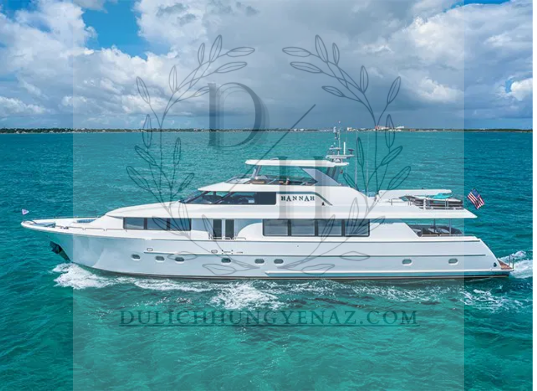 Luxury yacht rental packages